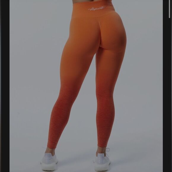 Alphalete Amplify Legging Size M Ombre Strawberry Orange Seamless Scrunch New - Picture 4 of 10